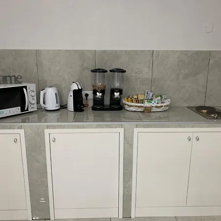 Oda ve Kahvaltı Limatola Napoli